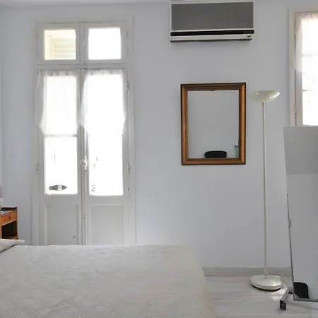 Rue D'antibes Maz8 * Канны